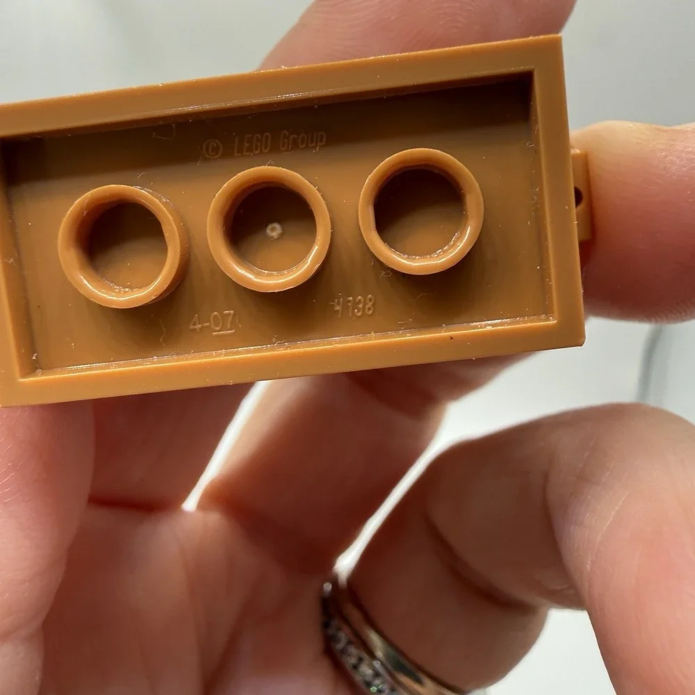 (LOT of 3) LEGO Treasure Chests Tan & Brown WITH GOLD & GEMS MONEY $$ - Picture 6 of 6